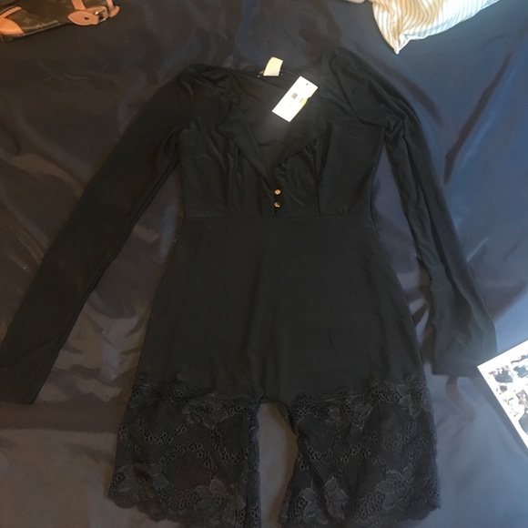 SOLD !!Fashion nova romper - Picture 2 of 3